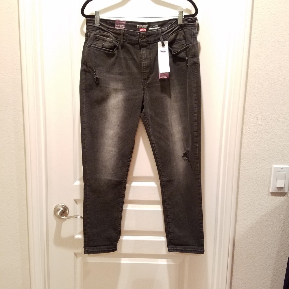 Denizien Levi’s Skinny Distressed Jeans, Size 16